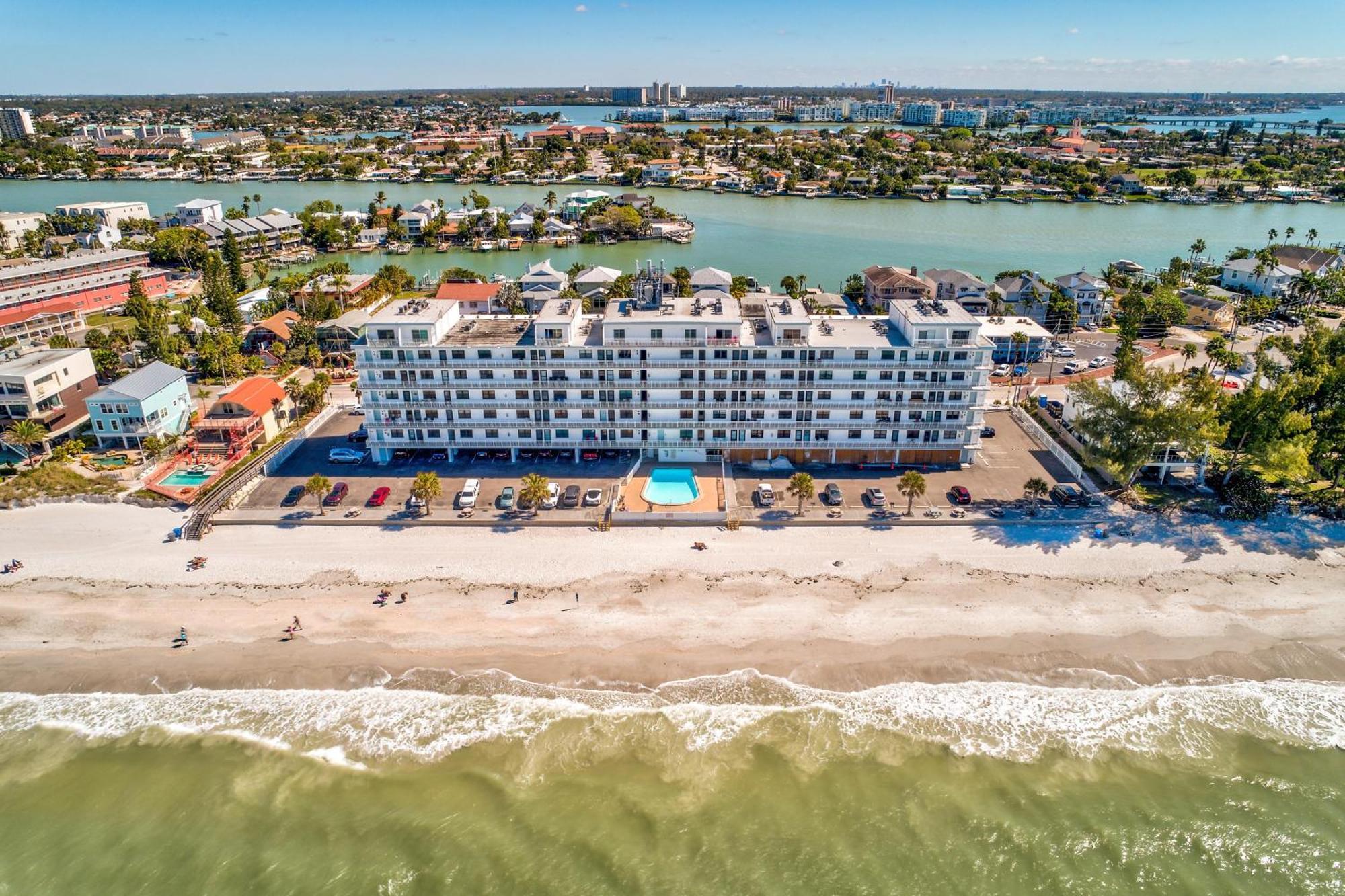 Sunset Chateau 409 St. Pete Beach Exterior foto